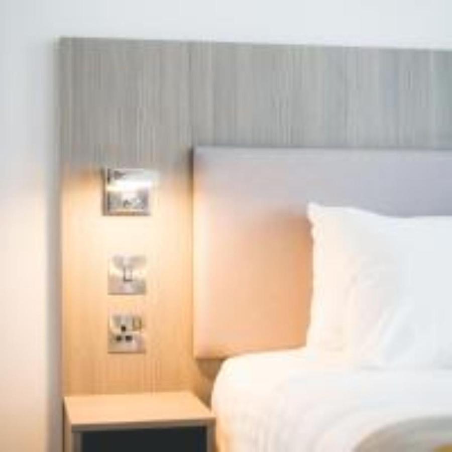 Maldron Hotel Glasgow City Exterior photo A hotel room in Dublin