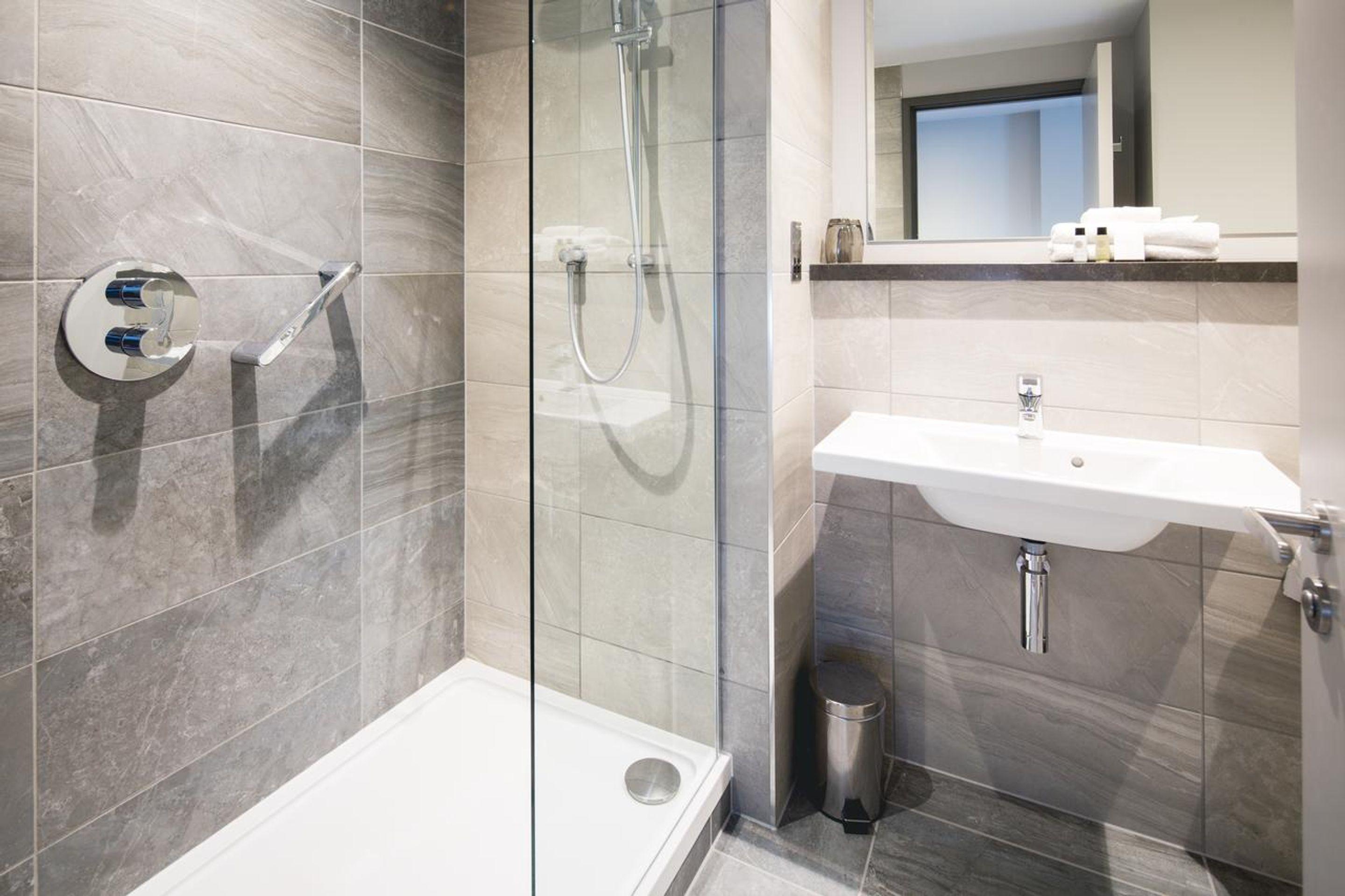 Maldron Hotel Glasgow City Exterior photo Bathroom